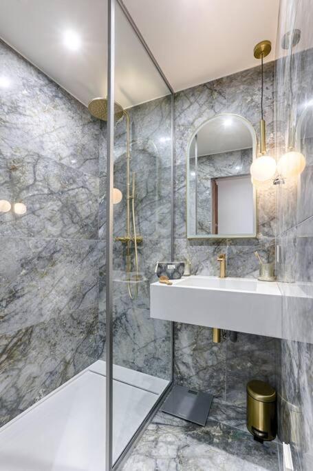 Mykeypers Incredible Luxury Flat 2br/6p - Champs-elysees Apartment *
