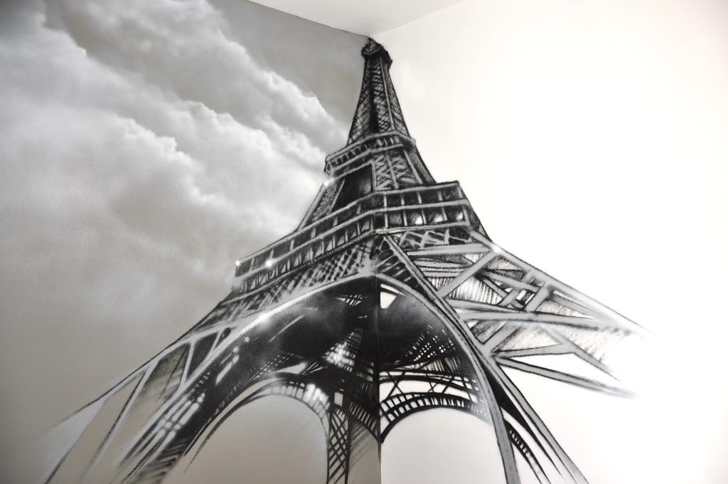 Beatrice Et Emmanuel Meuble Eiffel