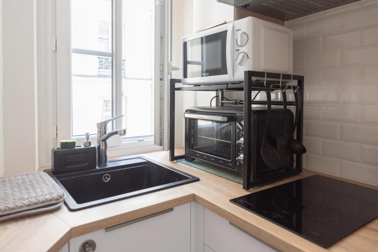 Very Bright Nest Close To Belleville Park Appartement