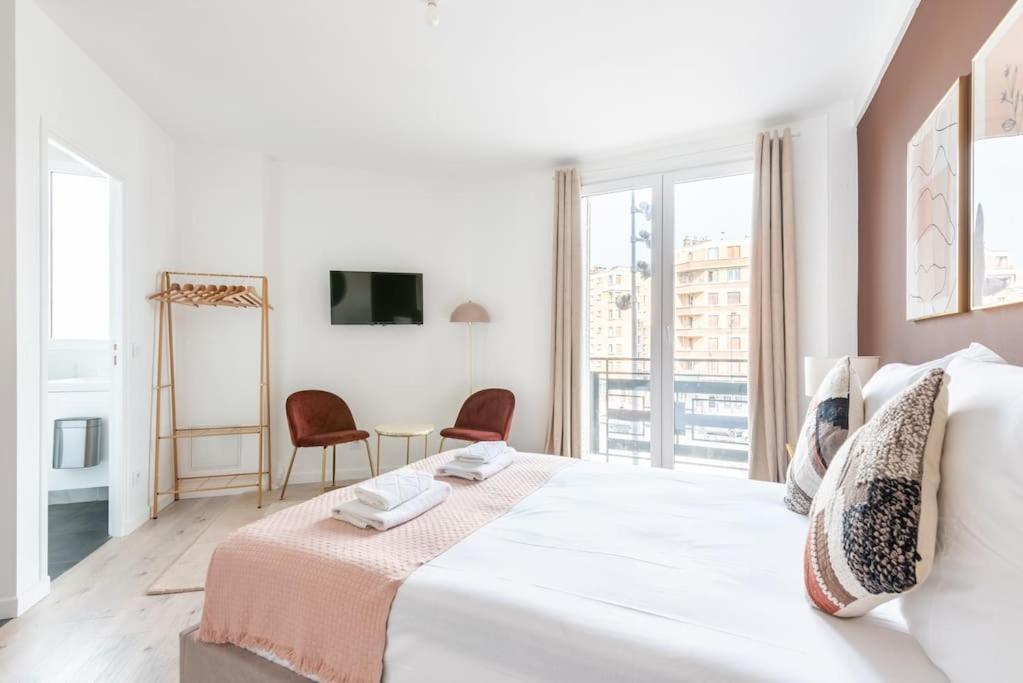 Appartement Lumineux Est - Serurier Paris