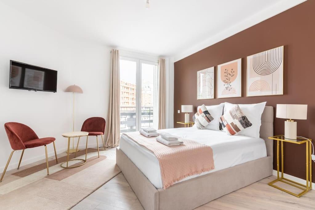 Appartement Lumineux Est - Serurier Paris