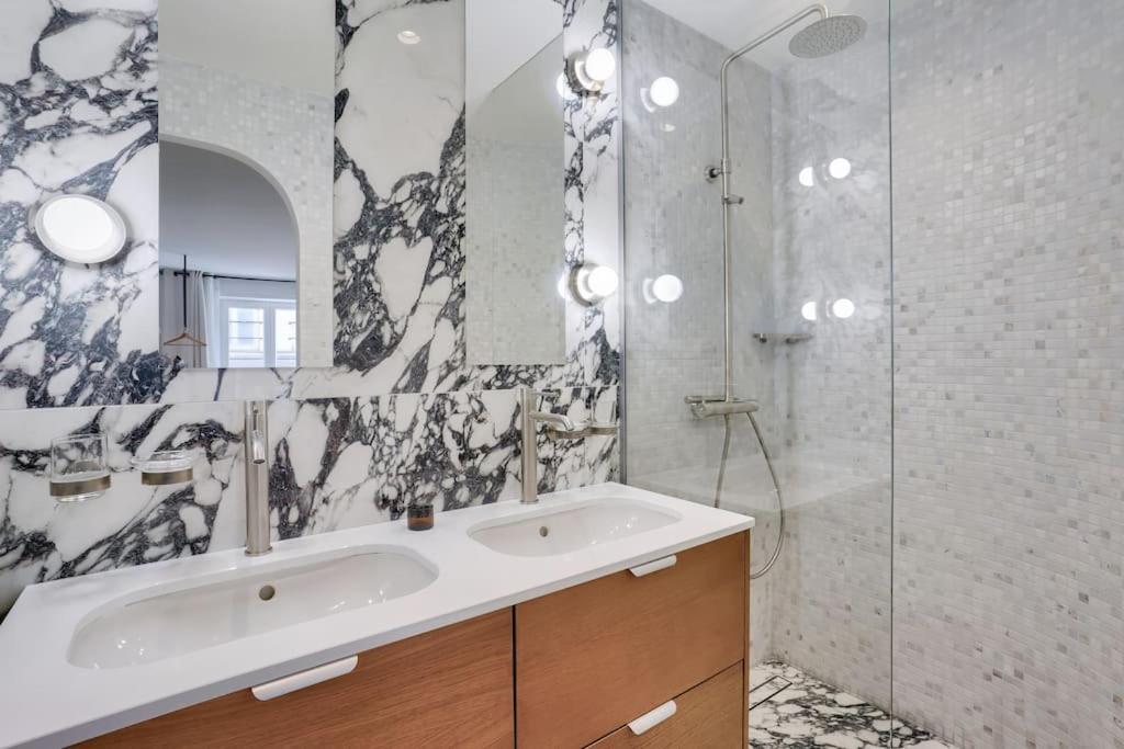 Amazing For 6 In The Center Of Apartment