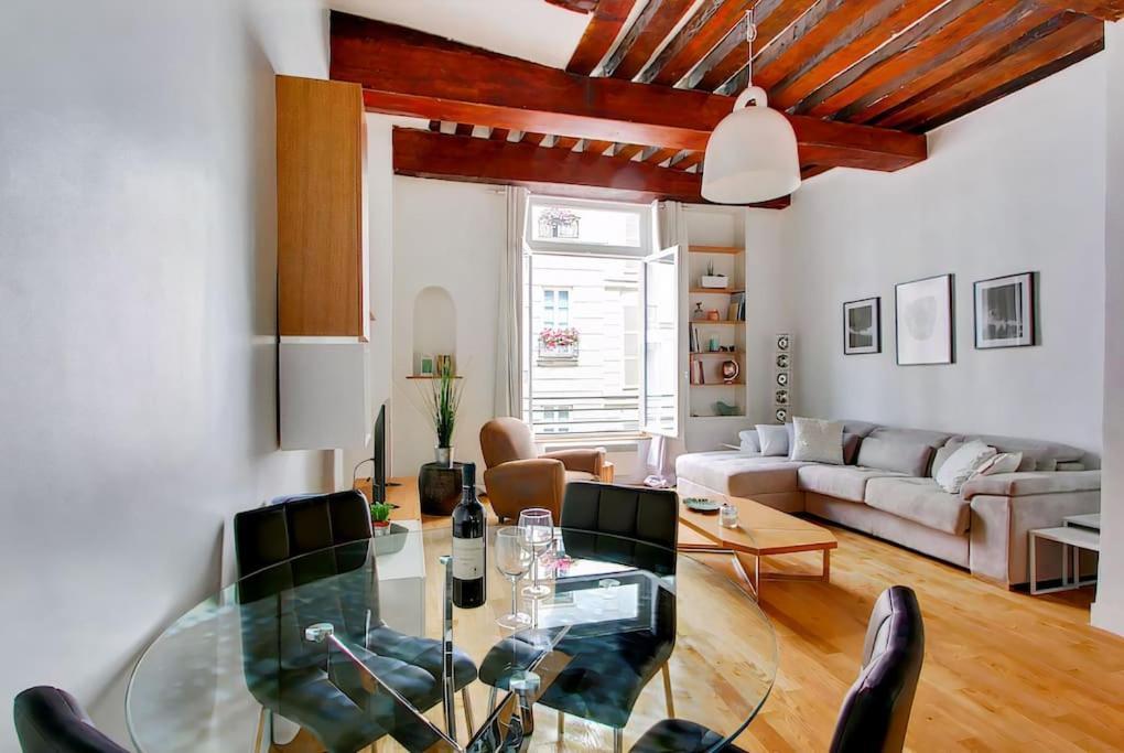 Unforgettable In The Heart Of * Paris