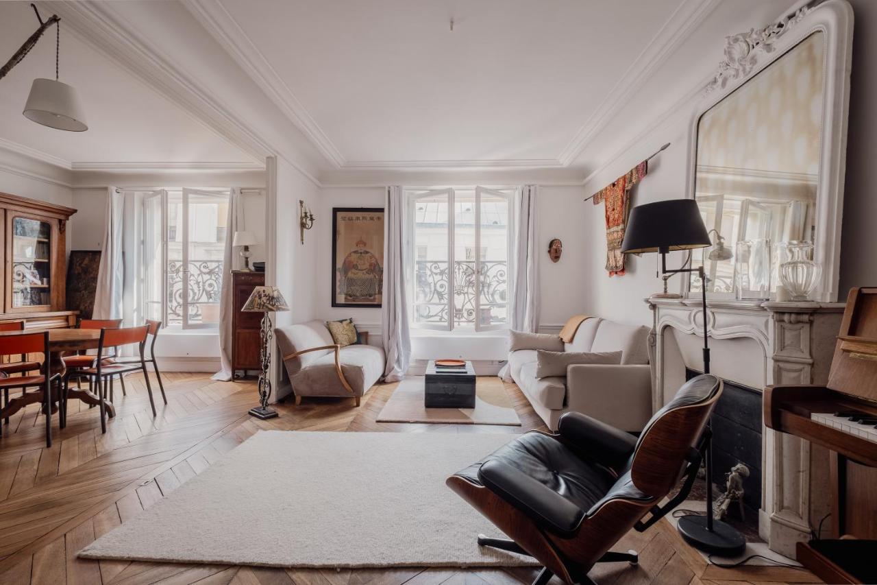Veeve - Mid-century Mystique Paris