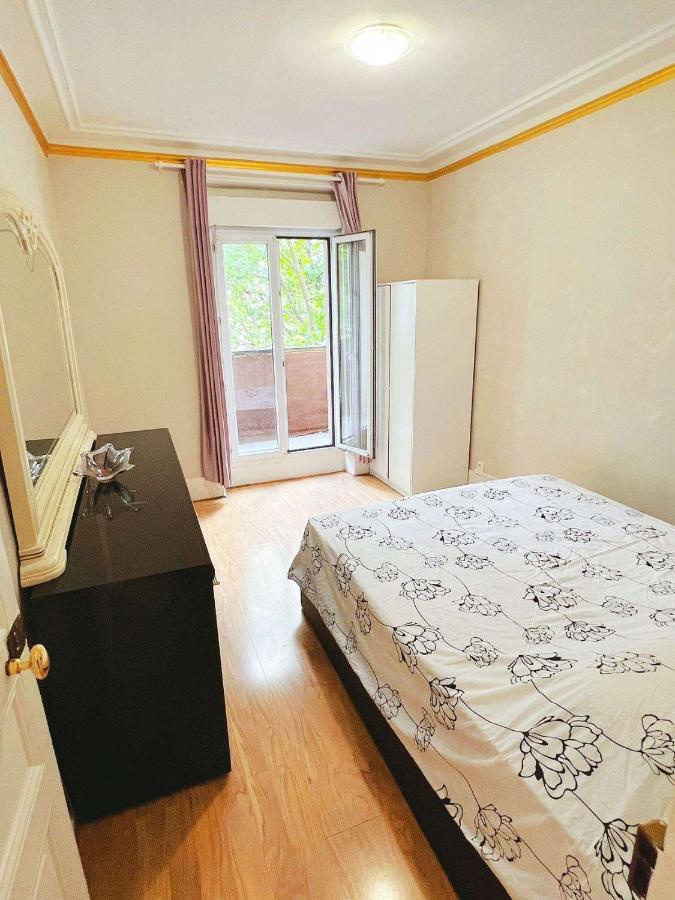 Cozy Haven Near Place De Nation Apartment