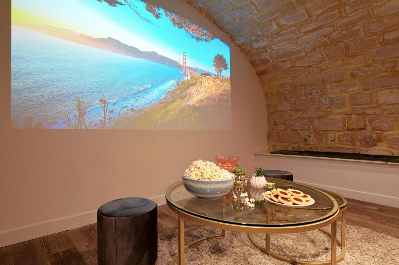 Appartement Huge 2 Floor With Theatre *