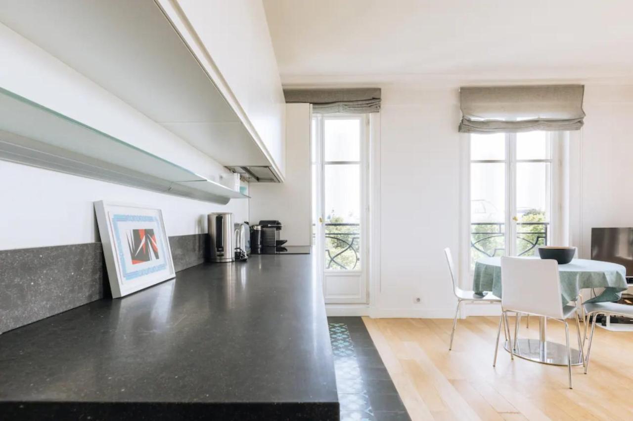 Central&spacious 2bd For 4 In Champs Elysees * Paris