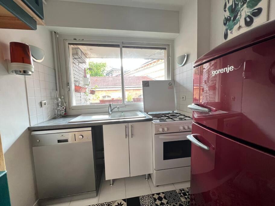 Appartement Grand Avec Balcon Et Parking Gratuit Sur Place *