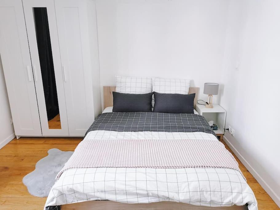 Apartment 30m² Modern Studio ， Near The Arc De Triomphe Paris