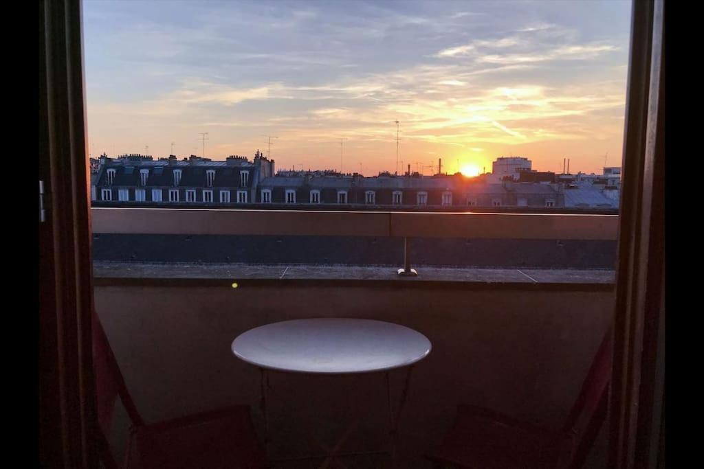 Le Charme De Montmartre A Ciel Ouvert * Paris