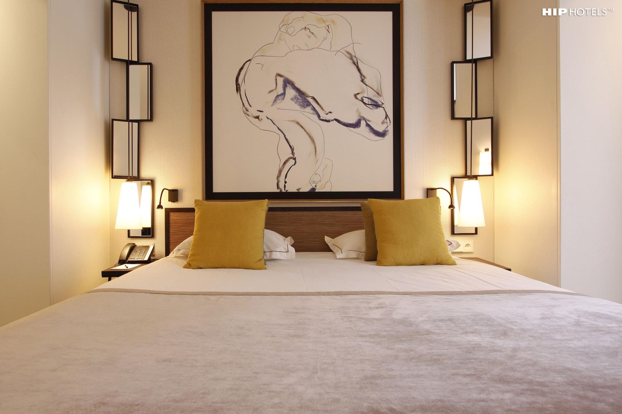 Hotel Balmoral Champs Elysees 4*