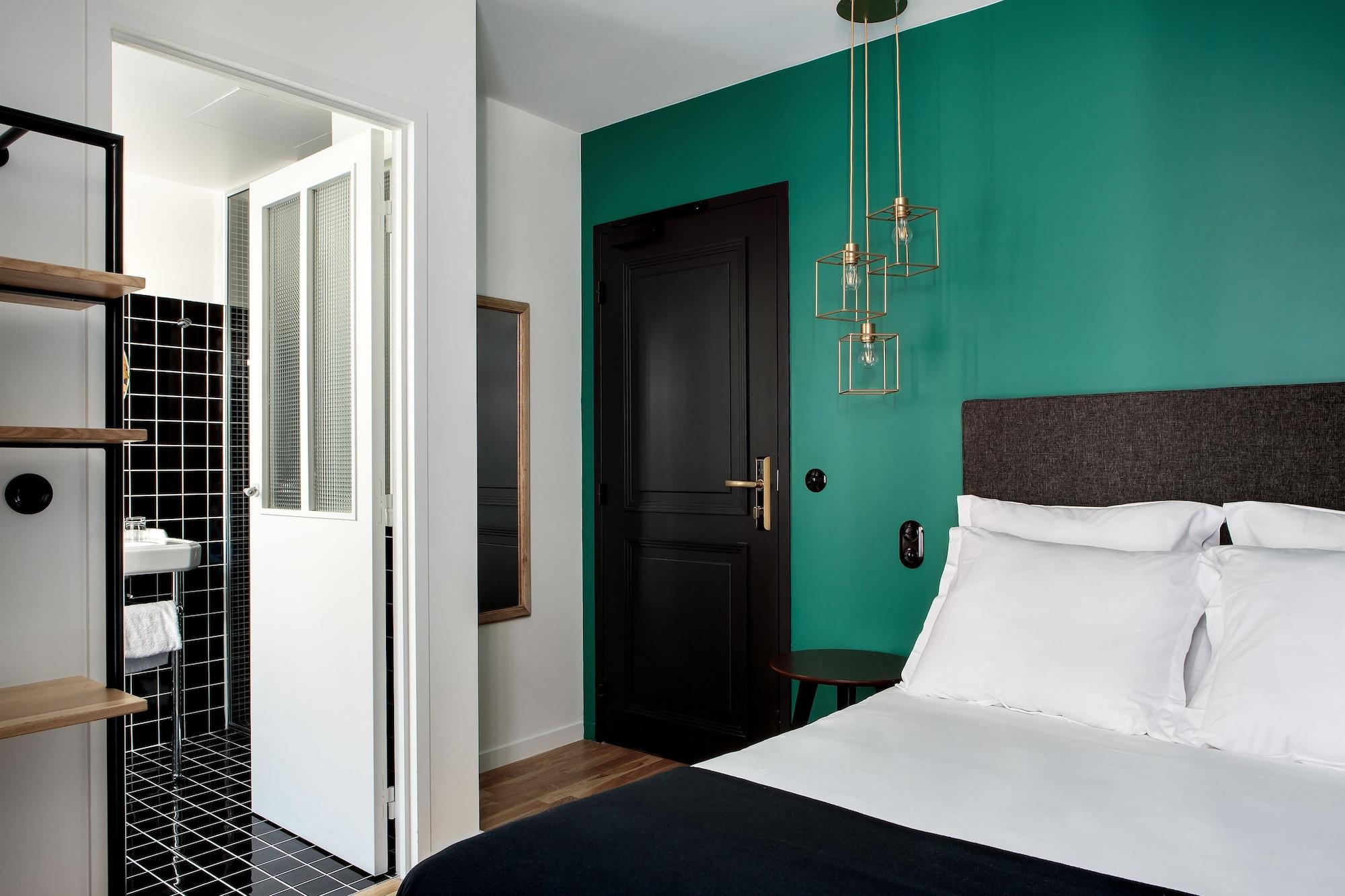 New Le Voltaire Hotel