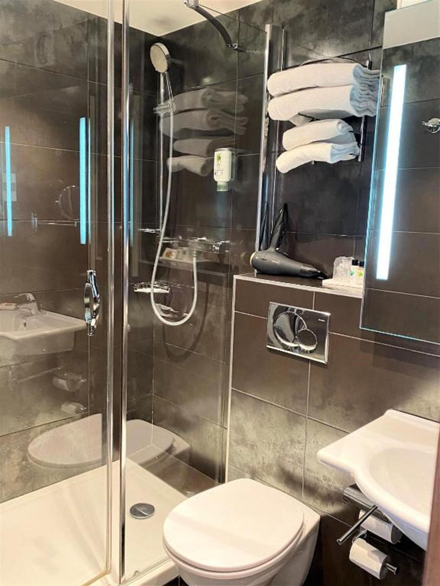 Charing Cross Hotel 3*