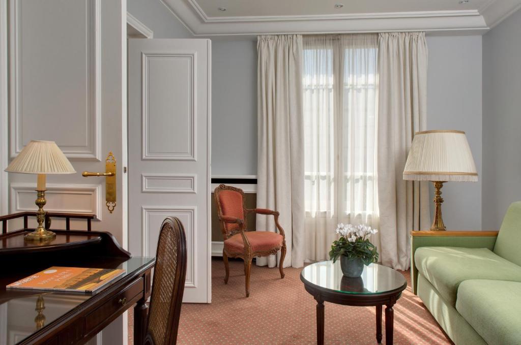 Le Littré 4* Paris
