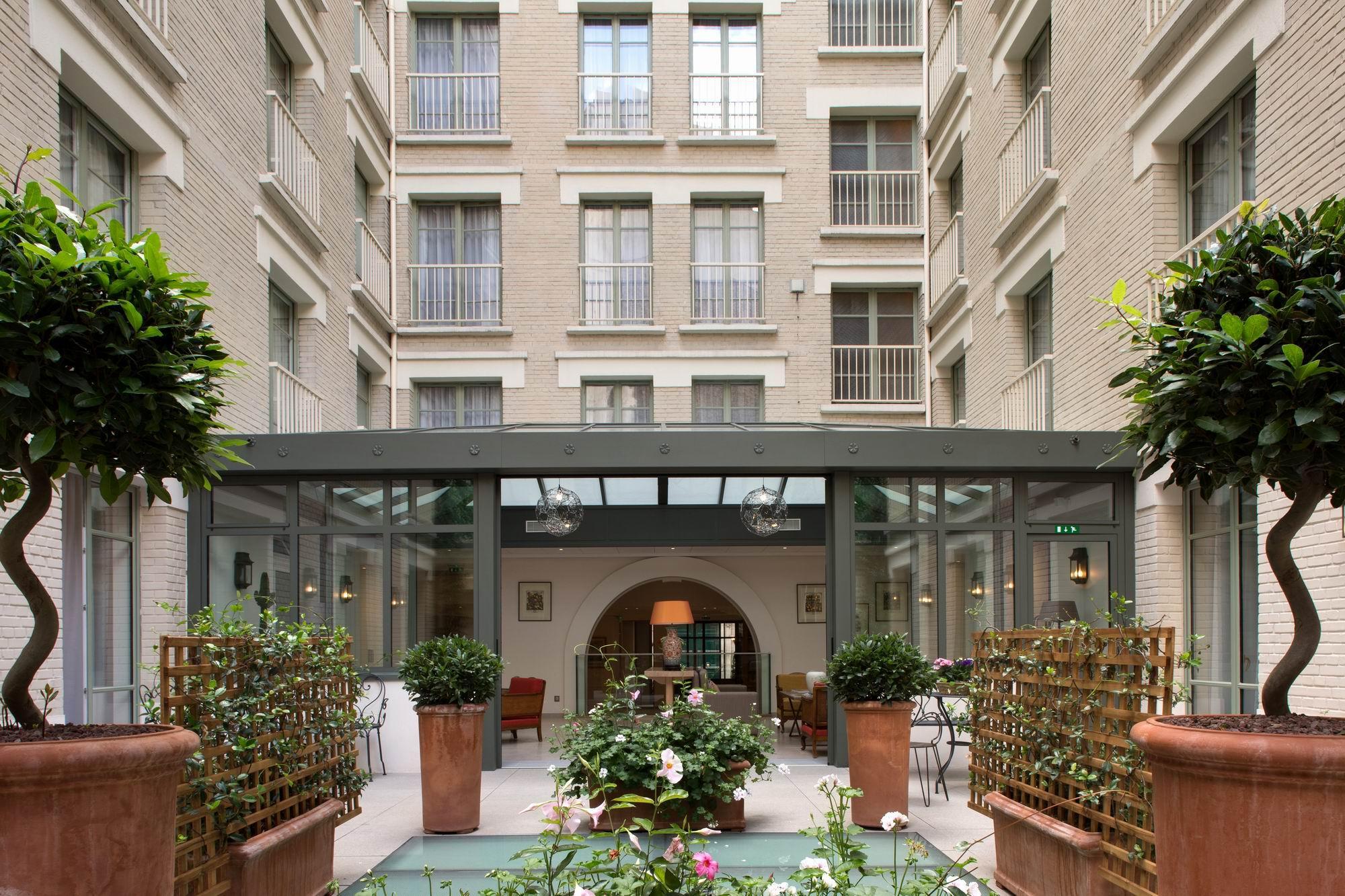 Le Littré 4* Paris