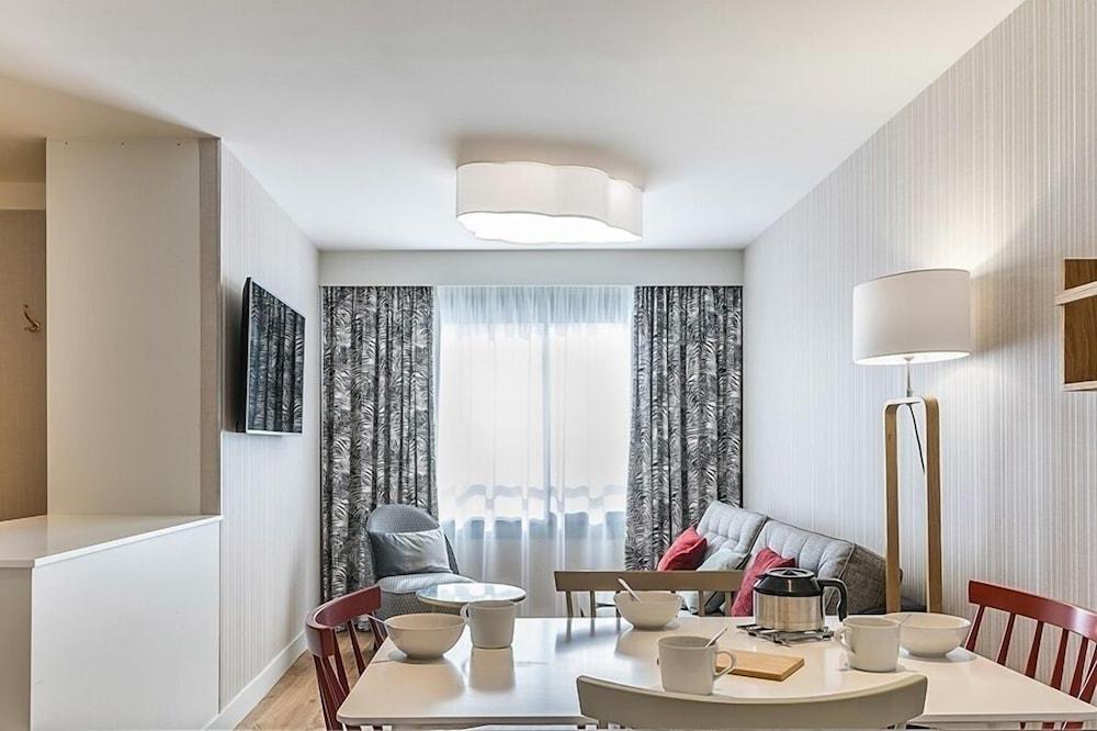 Aparthotel Cadet 4*