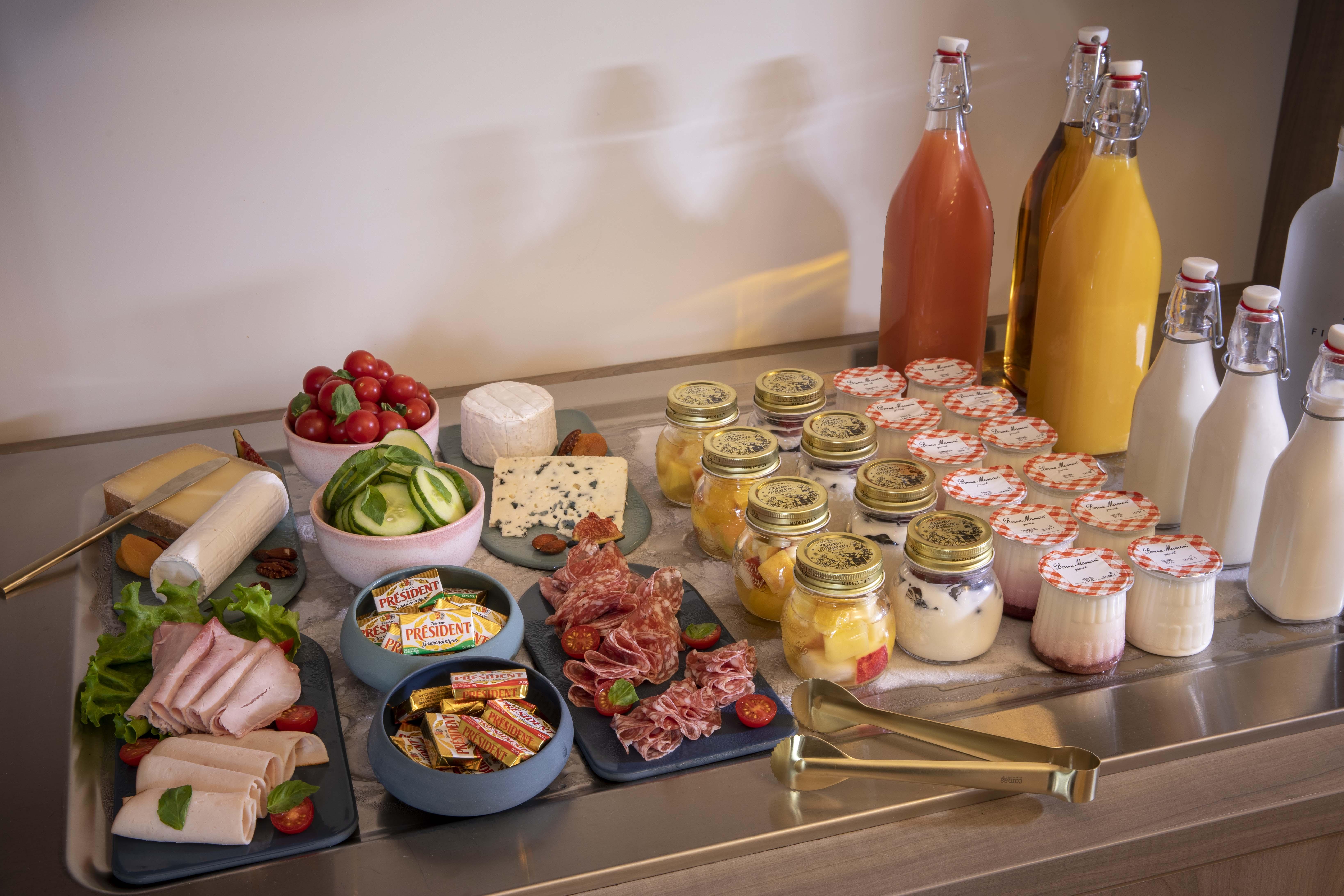 First Tour Eiffel Hotel 4*