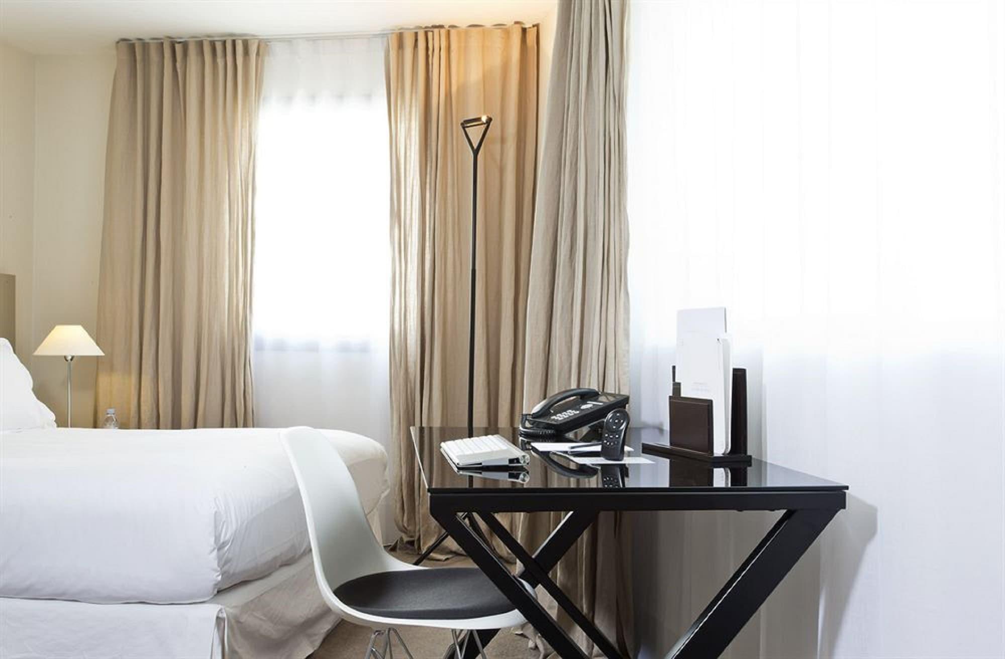 La Maison Champs Elysees 5*
