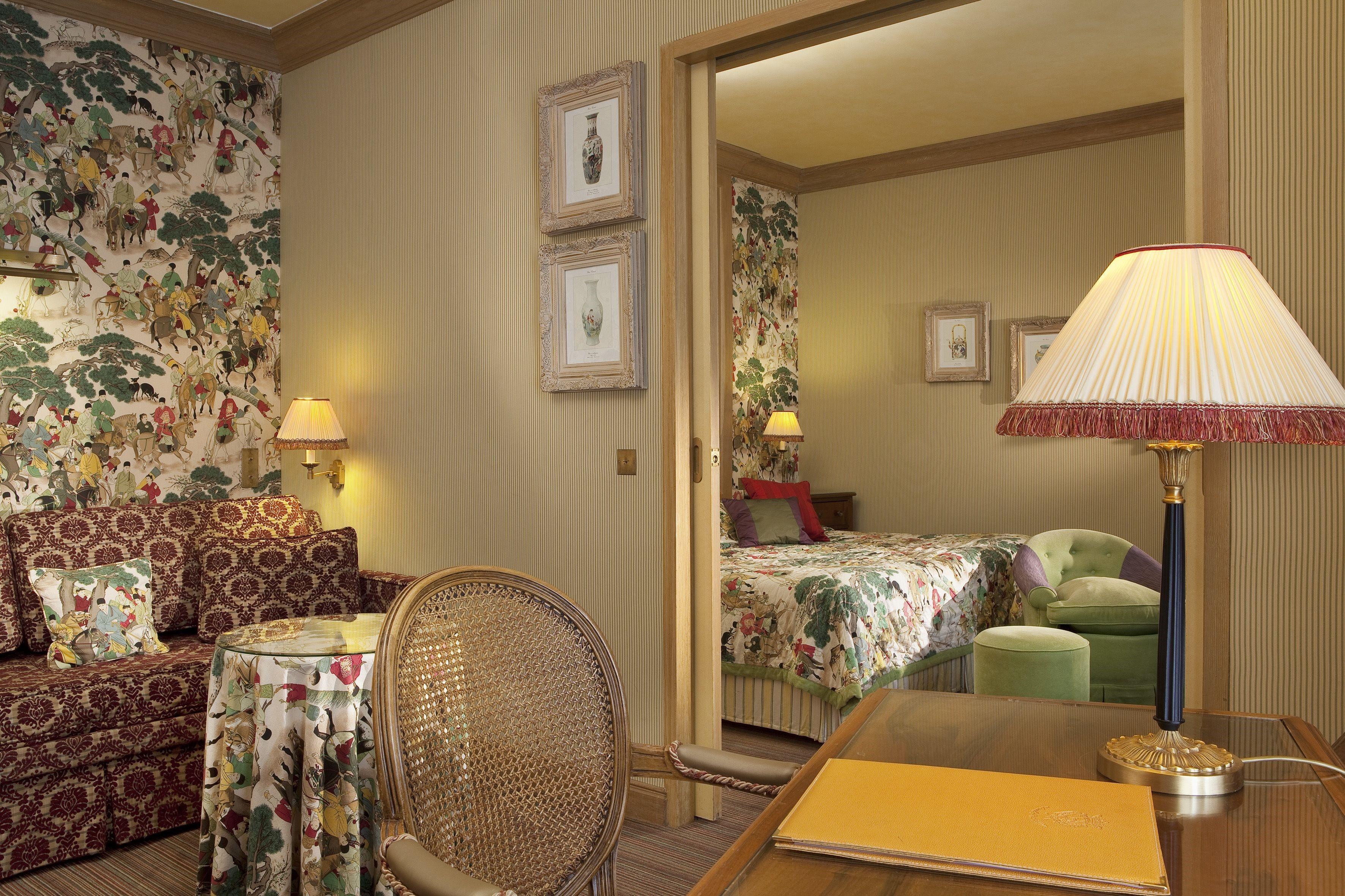 Hotel Chambiges Elysees 4*
