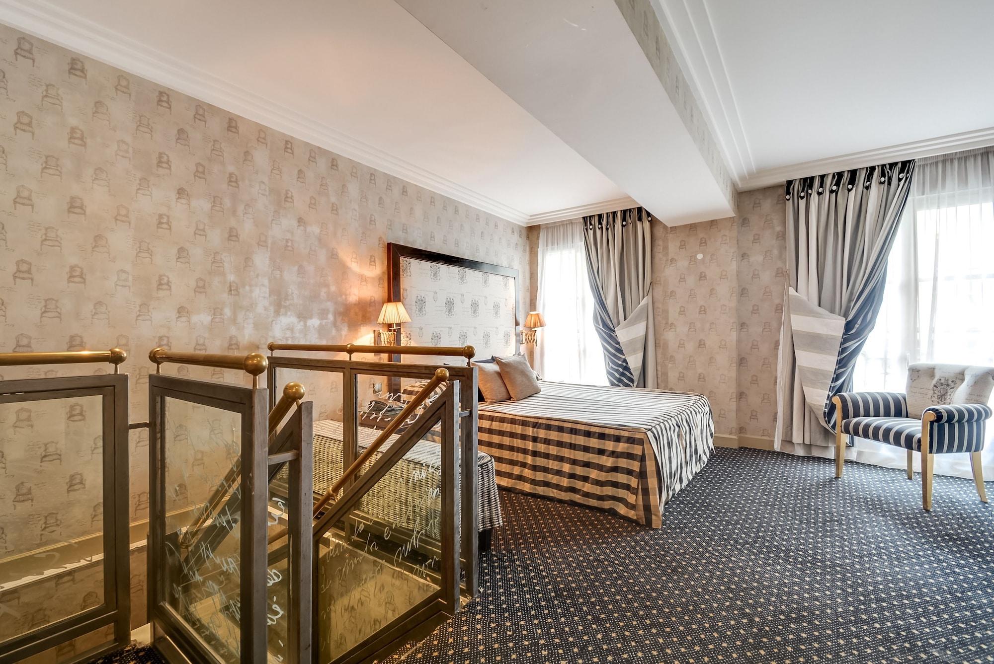 Lutèce Port Royal 4* Paris