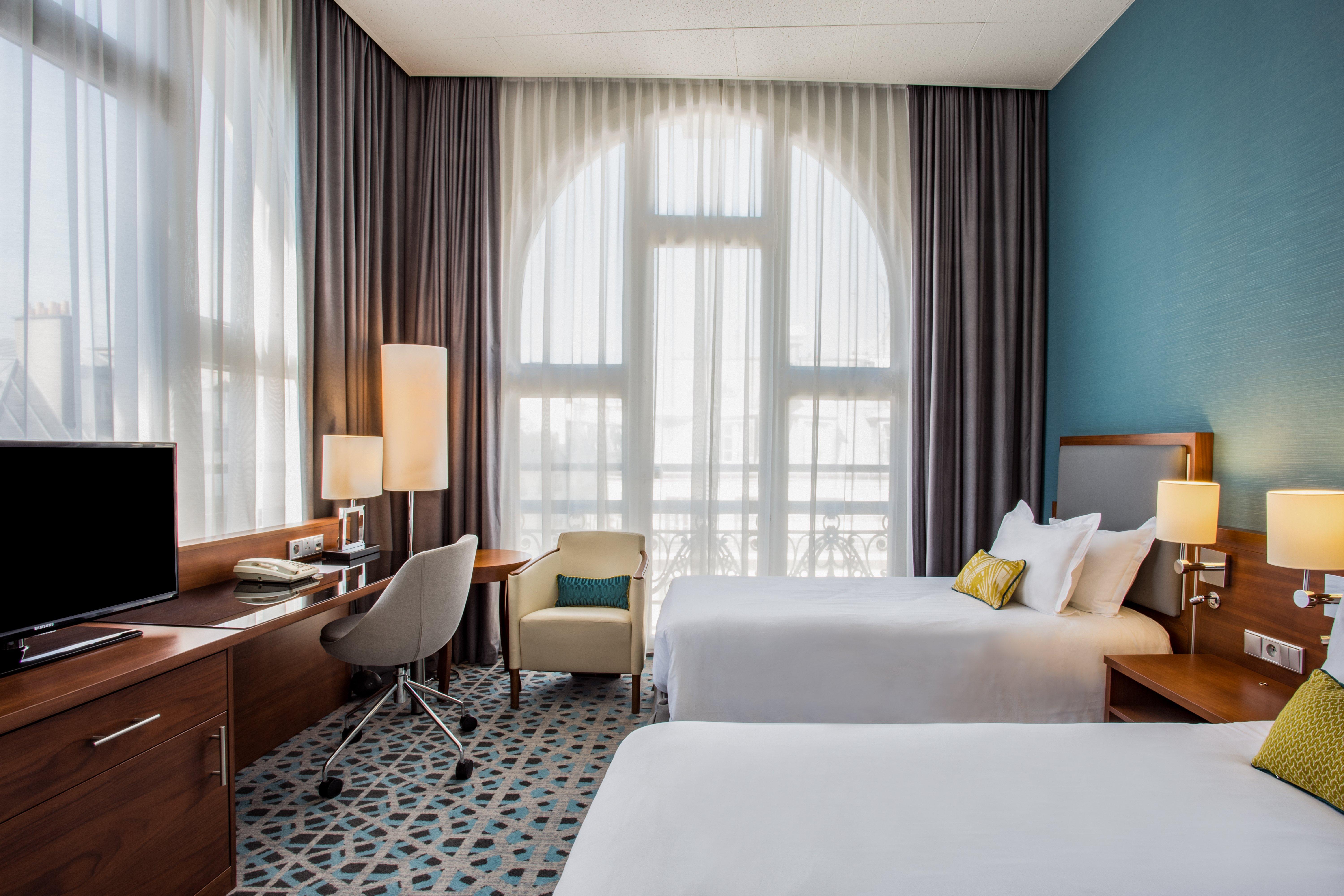 Crowne Plaza Republique By Ihg Hotel 4*