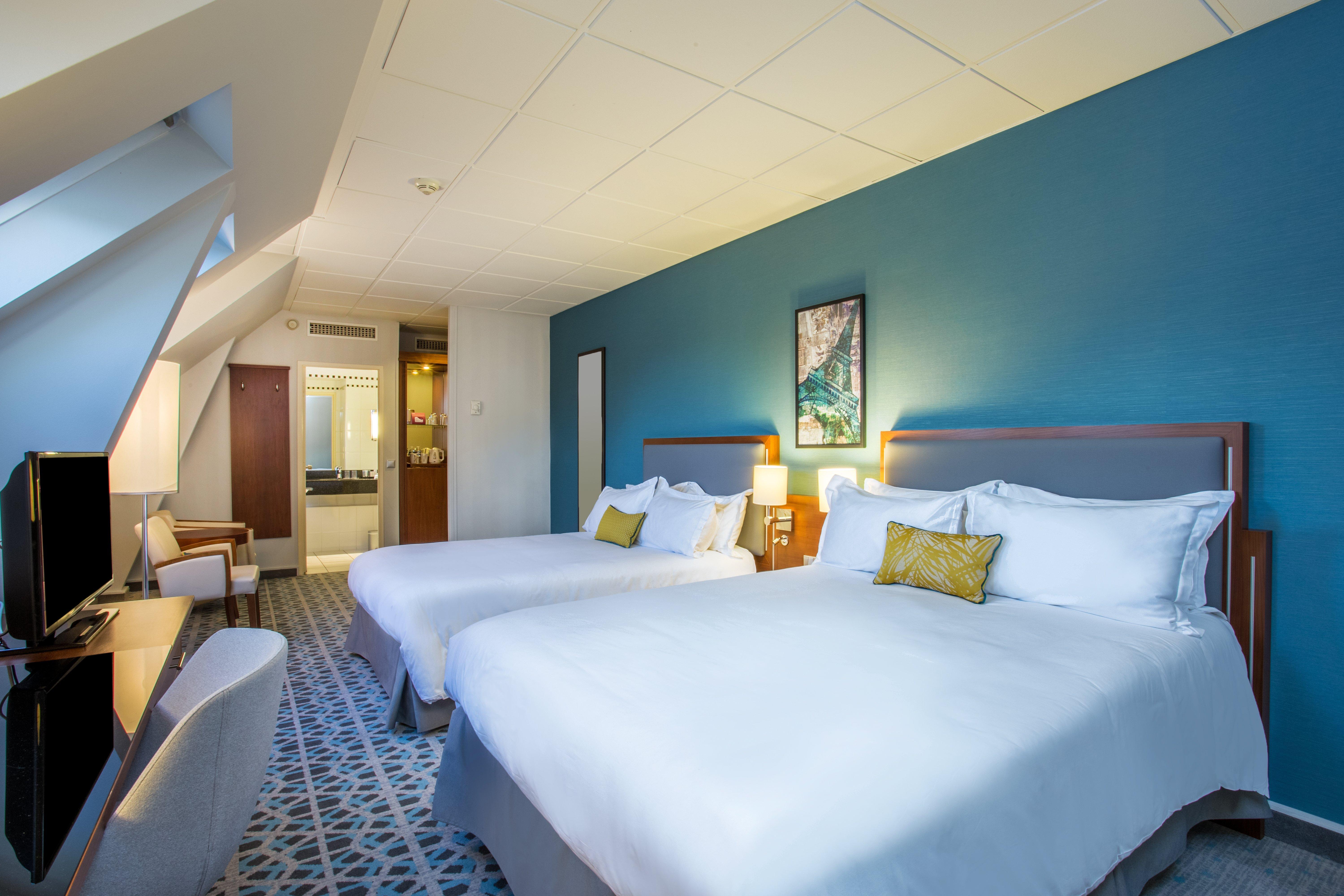 Crowne Plaza Republique By Ihg Hotel 4*