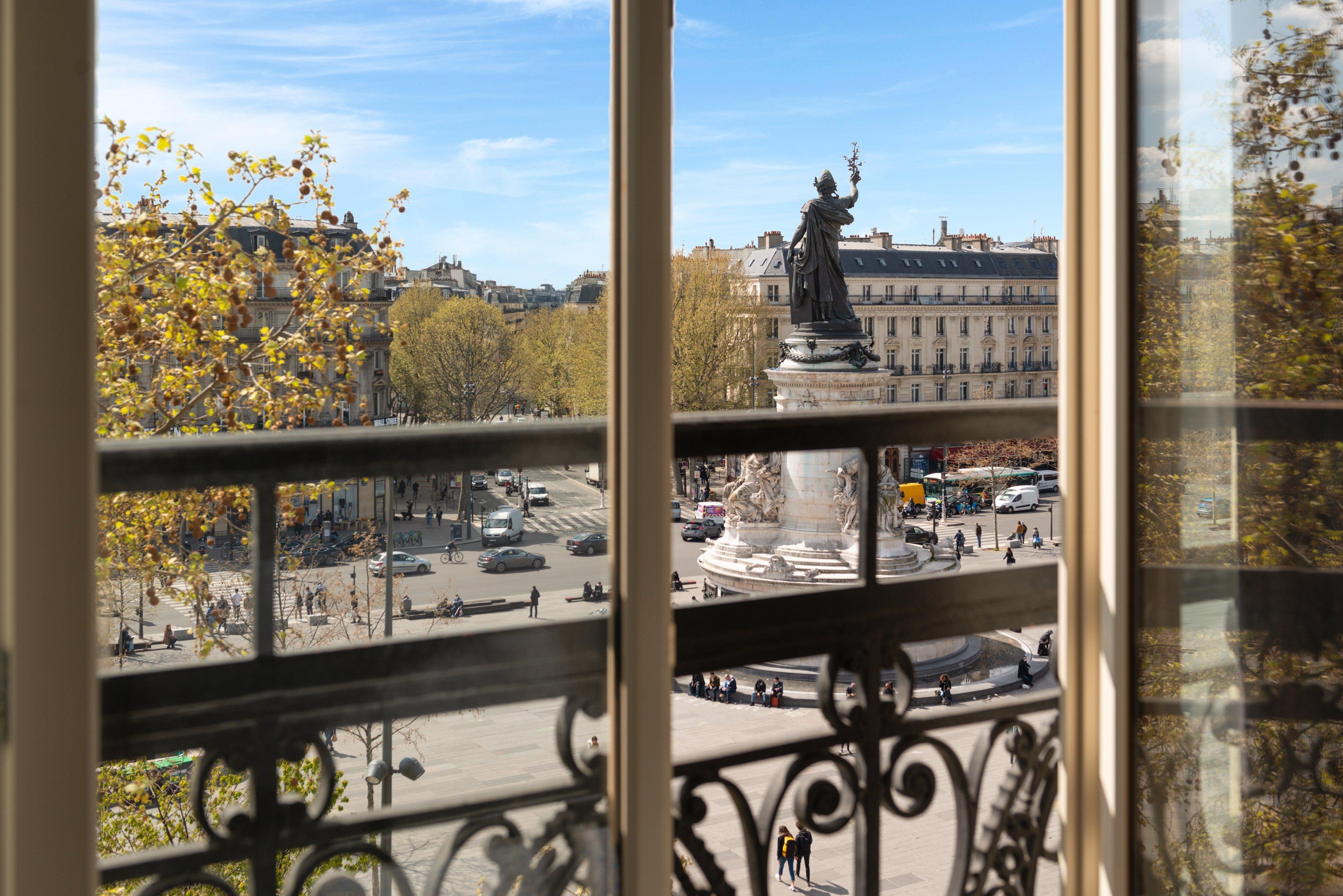 Crowne Plaza Republique By Ihg 4*