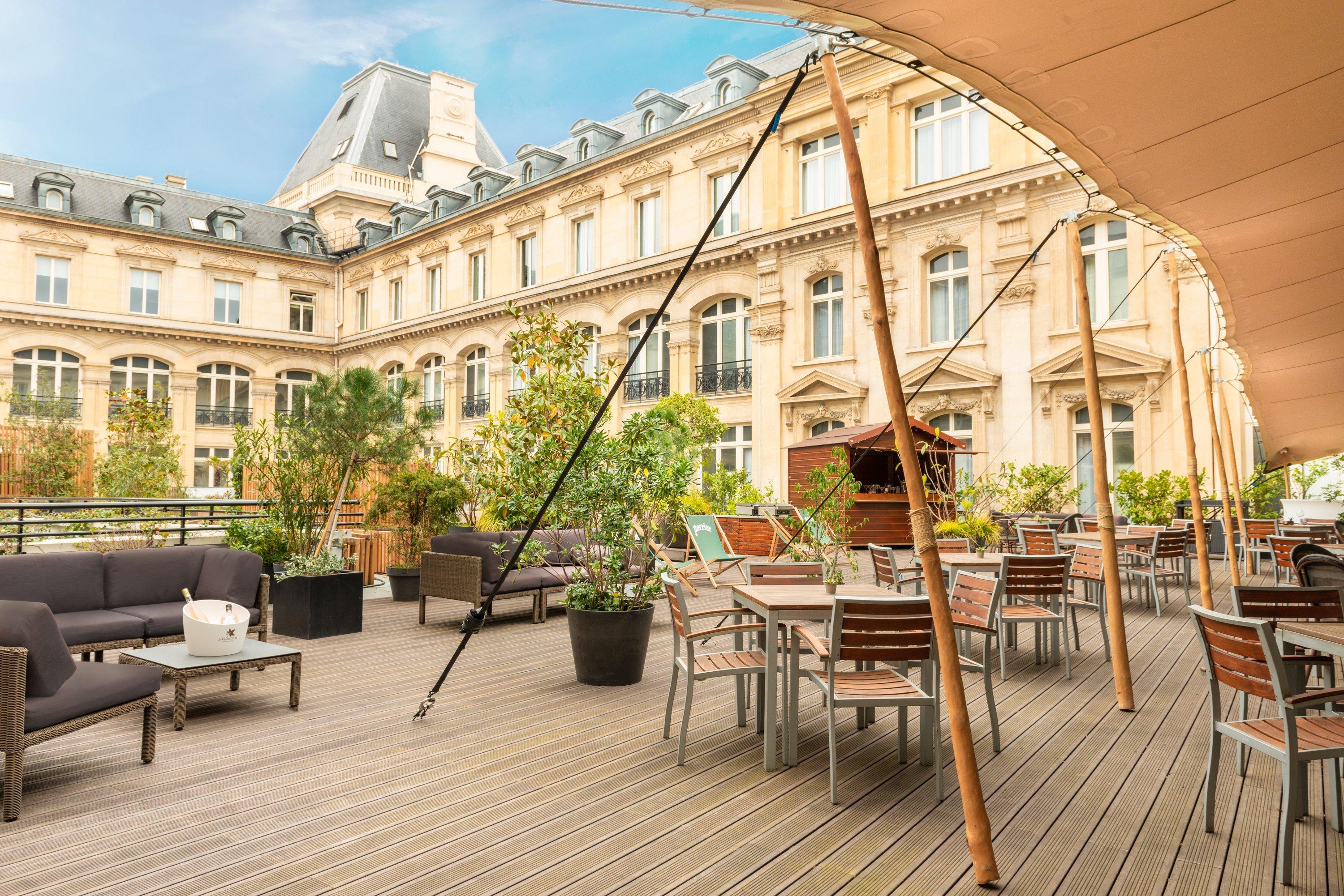 Hotel Crowne Plaza Republique By Ihg 4*