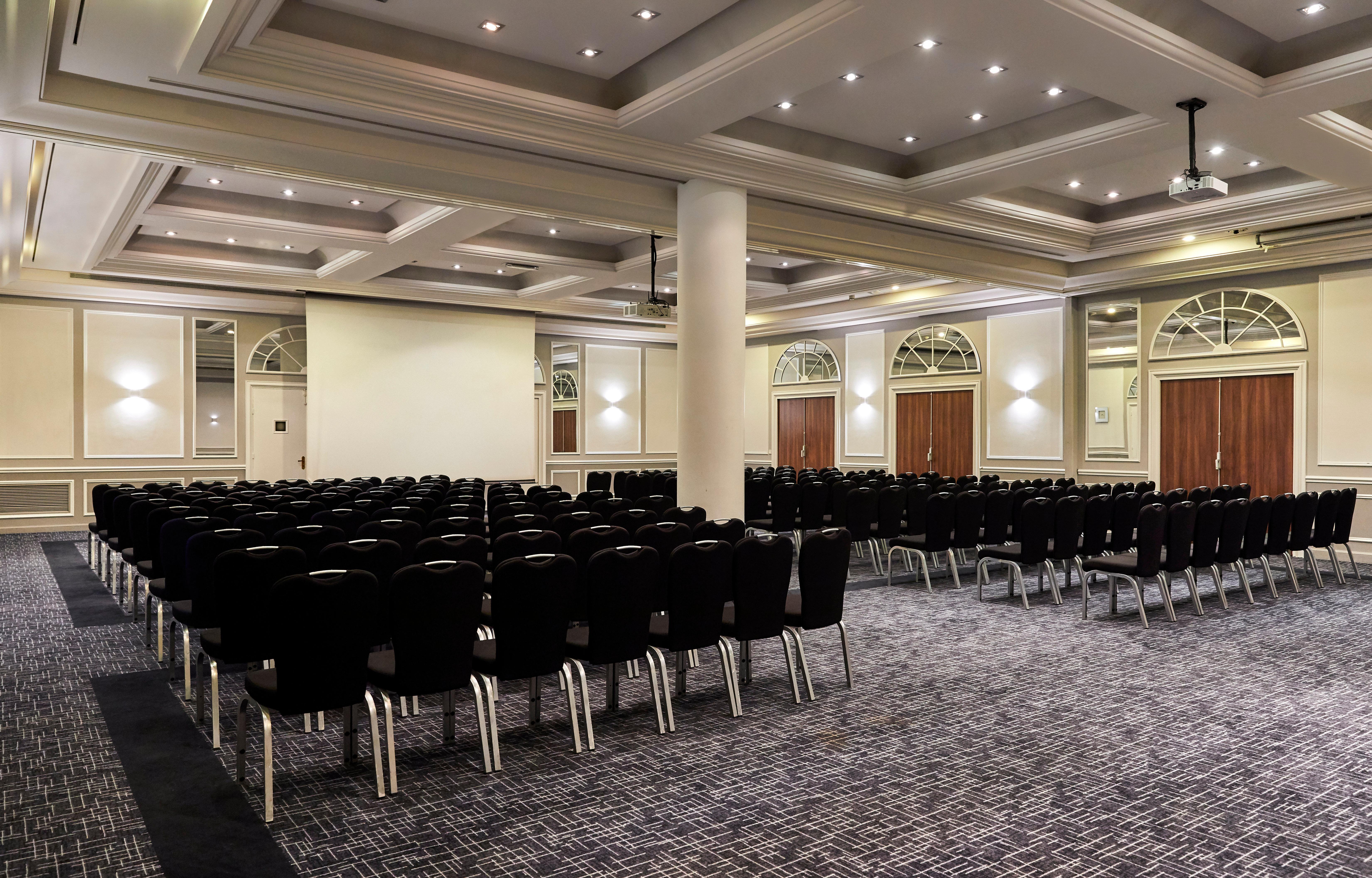 Crowne Plaza Republique By Ihg Hotel