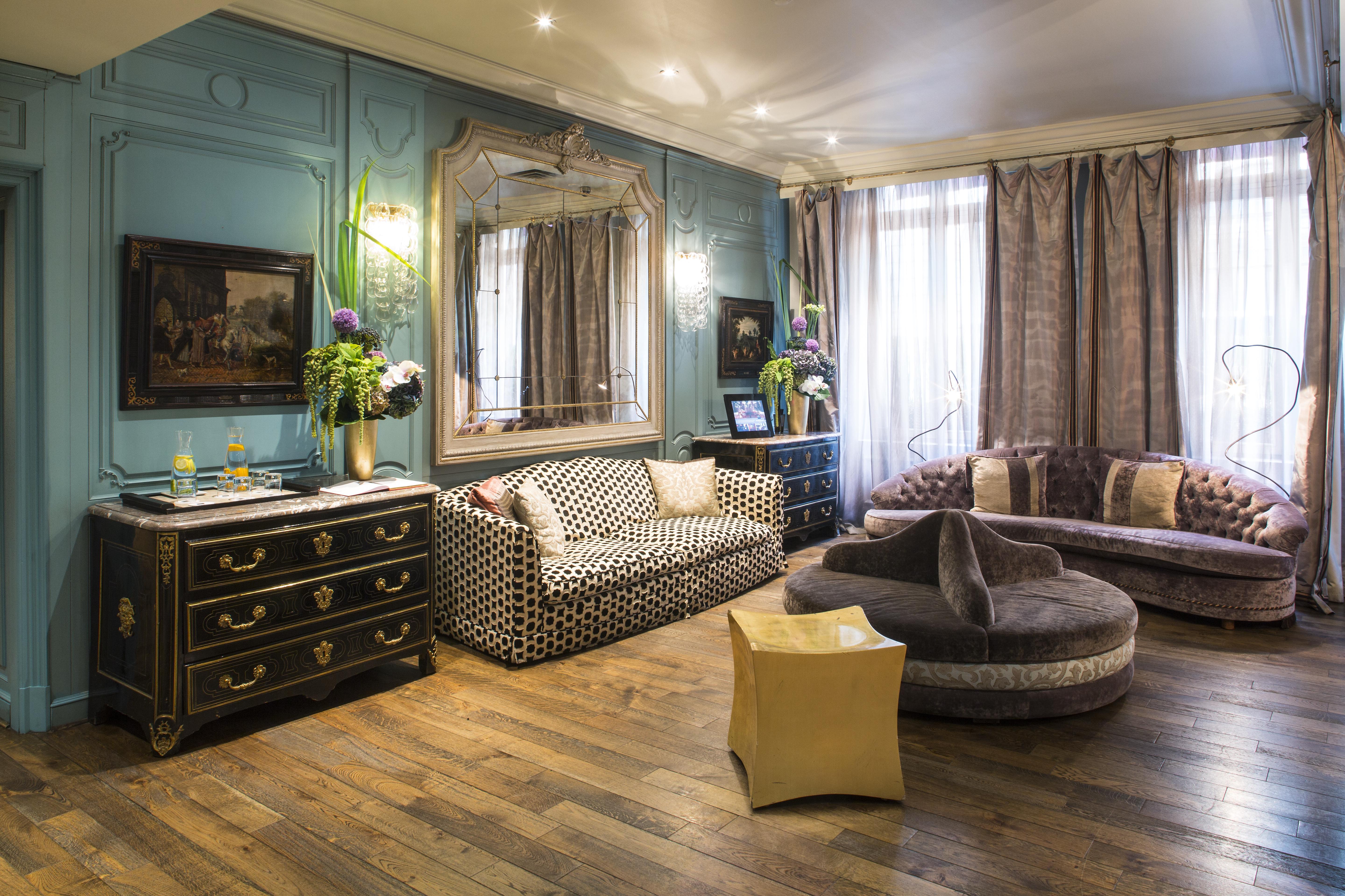 Castille Hotel