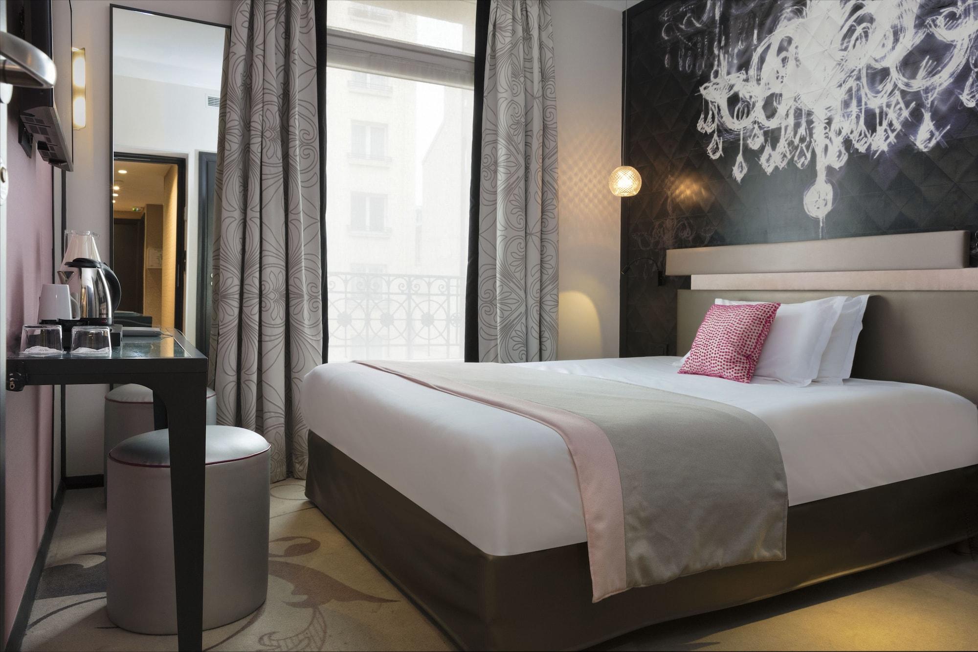 Yllen Eiffel Hotel