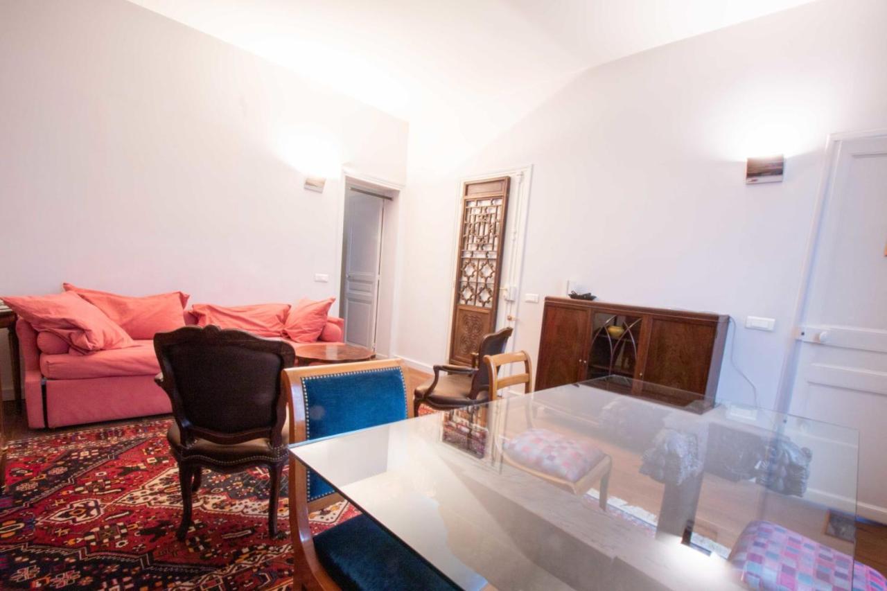Spacious 50 M Cocoon In The Heart Of 17th * Paris