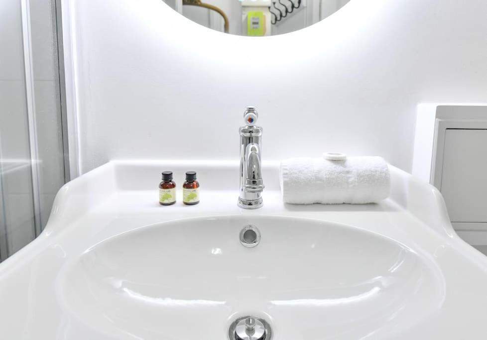Le Refuge - Studio, Jardin Luxembourg, Montparnasse Apartment *