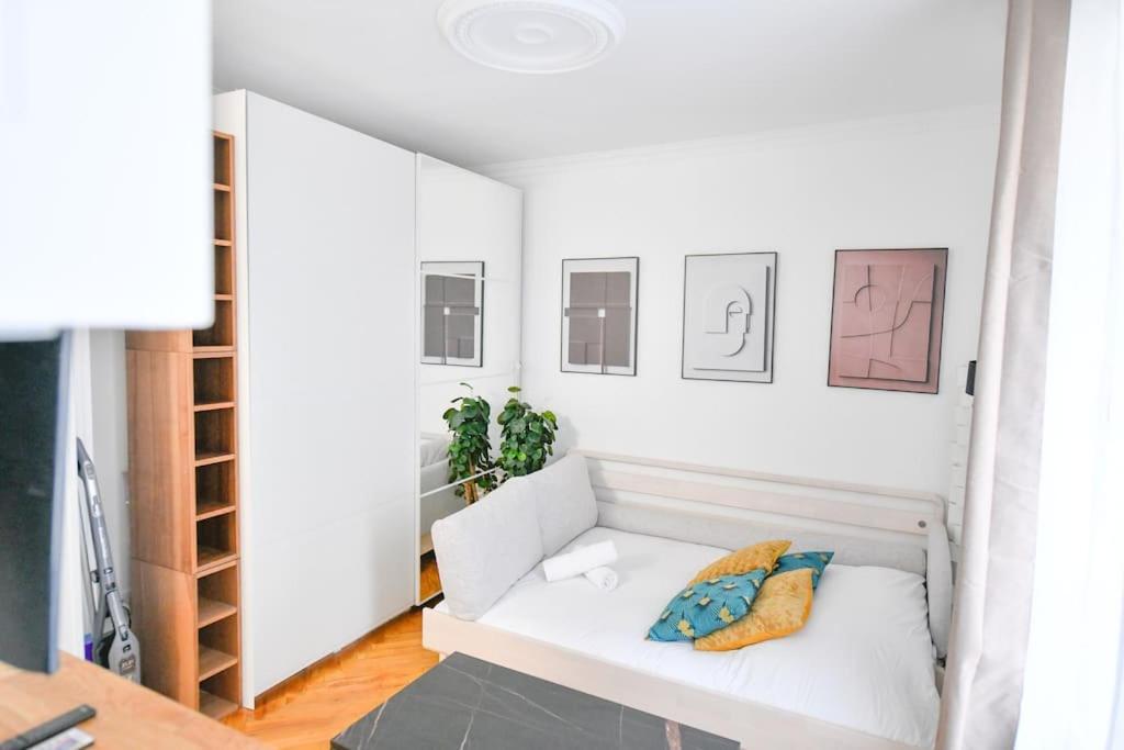 Le Refuge - Studio, Jardin Luxembourg, Montparnasse Apartment *