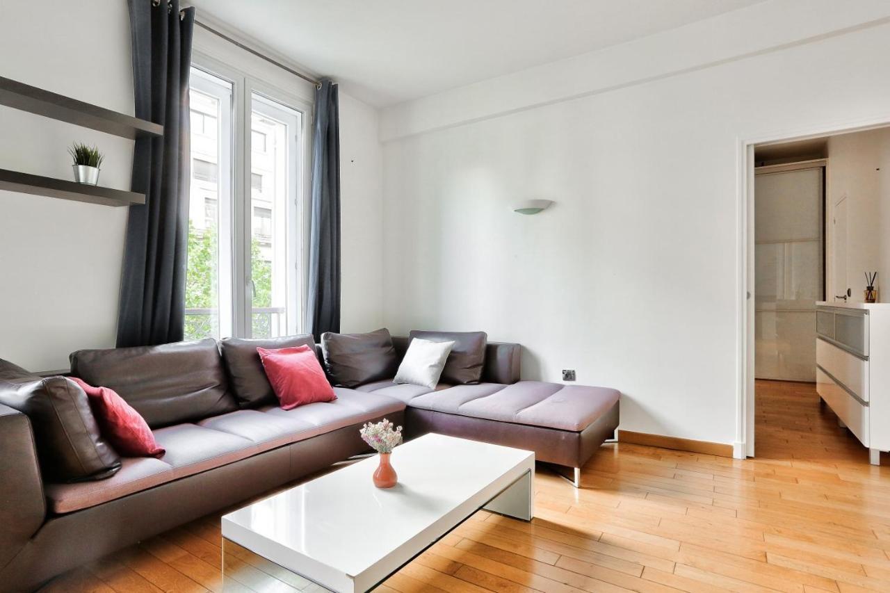 Quartier Champs-elysees 4 Free Netflix