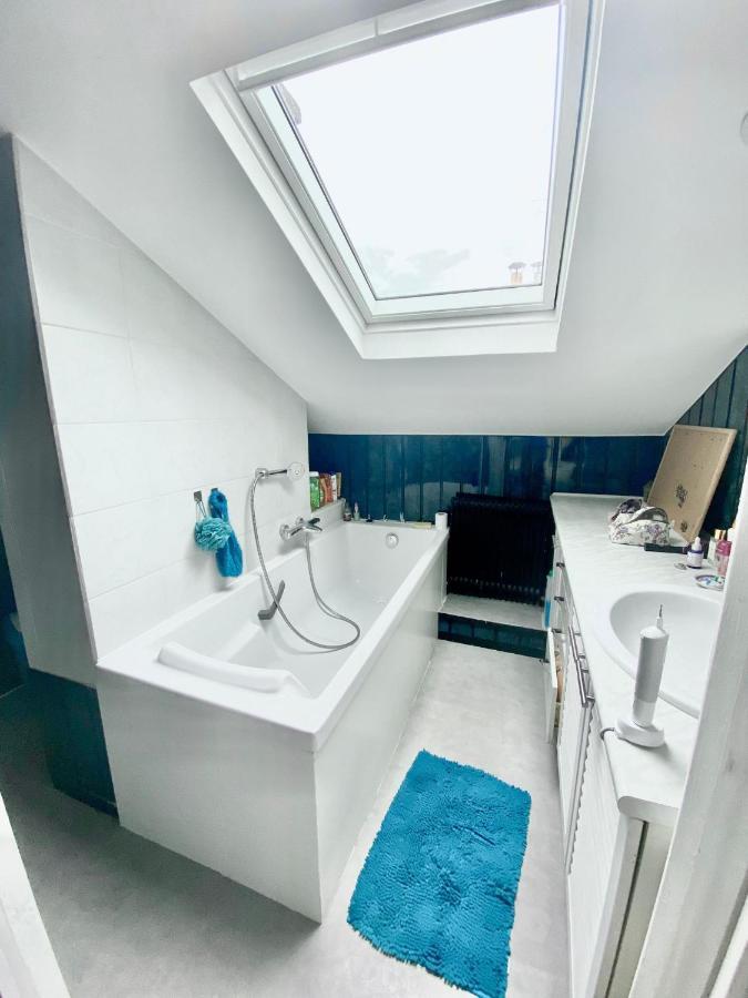 2 Bedrooms Stylish Duplex Near Montmartre & Moulin Rouge Holiday home *