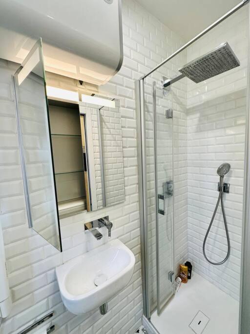 Appartement « lescostreet » Les Halles : Vue Tour Eiffel Paris