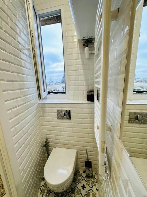 « lescostreet » Les Halles : Vue Tour Eiffel Appartement Paris