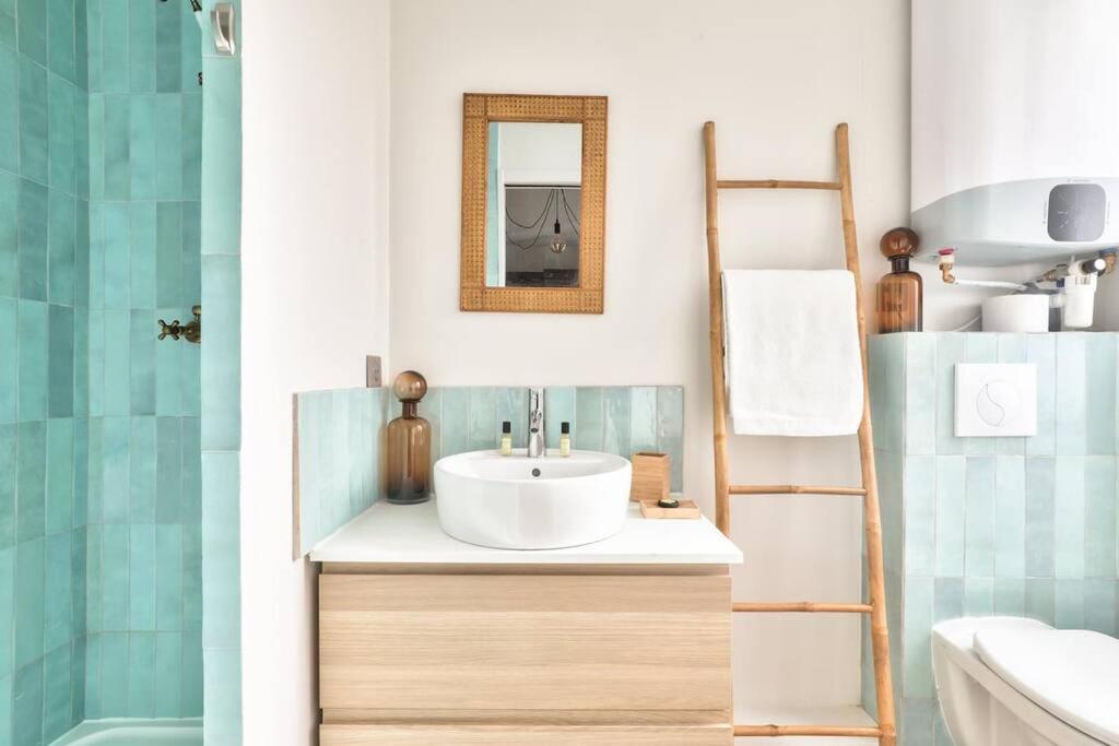 Cozy And Practical In The 10th Arrondissement