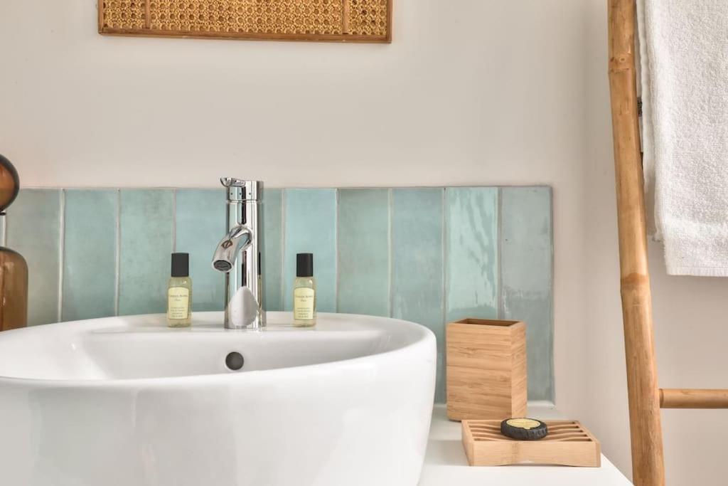 Cozy And Practical In The 10th Arrondissement