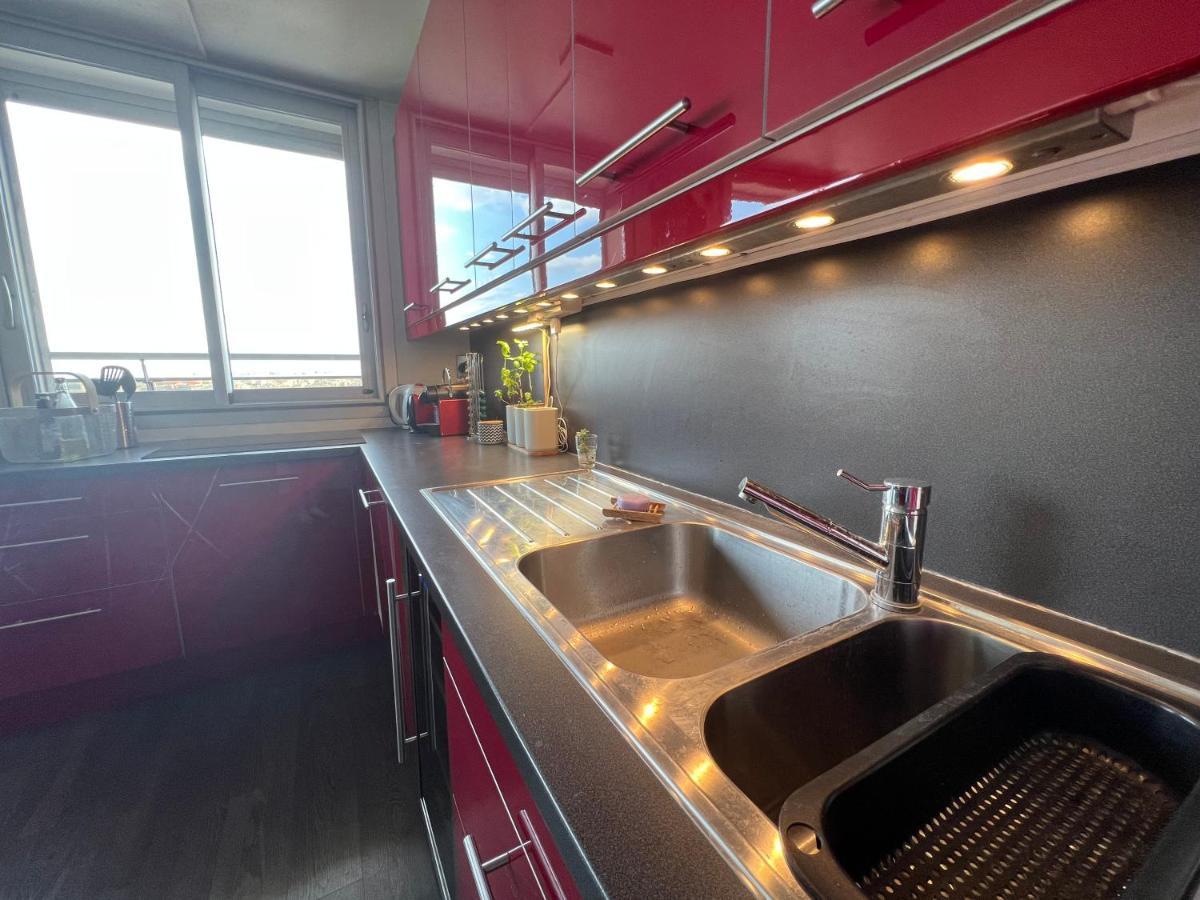 Above Eiffel Tower View Balcony Appartement