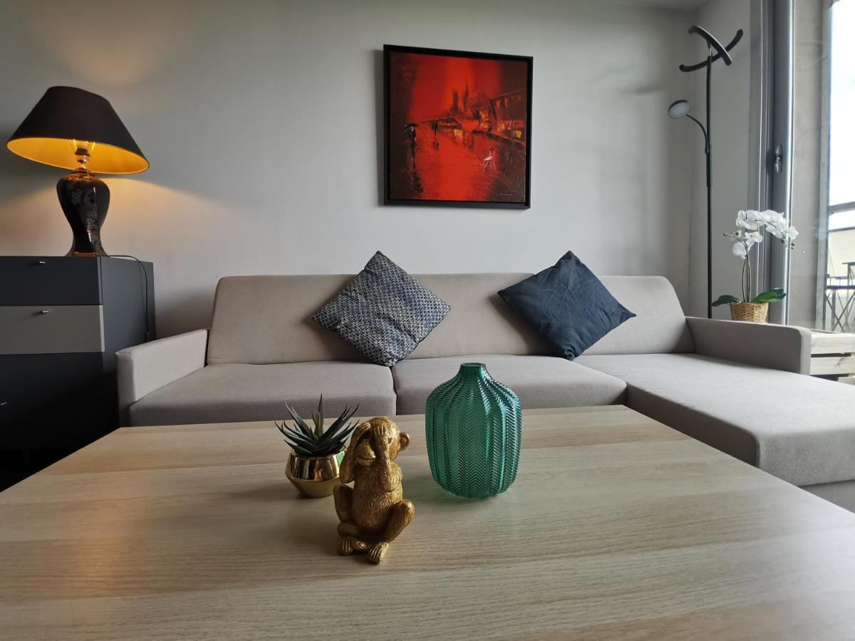Above Eiffel Tower View Balcony Apartment Paris