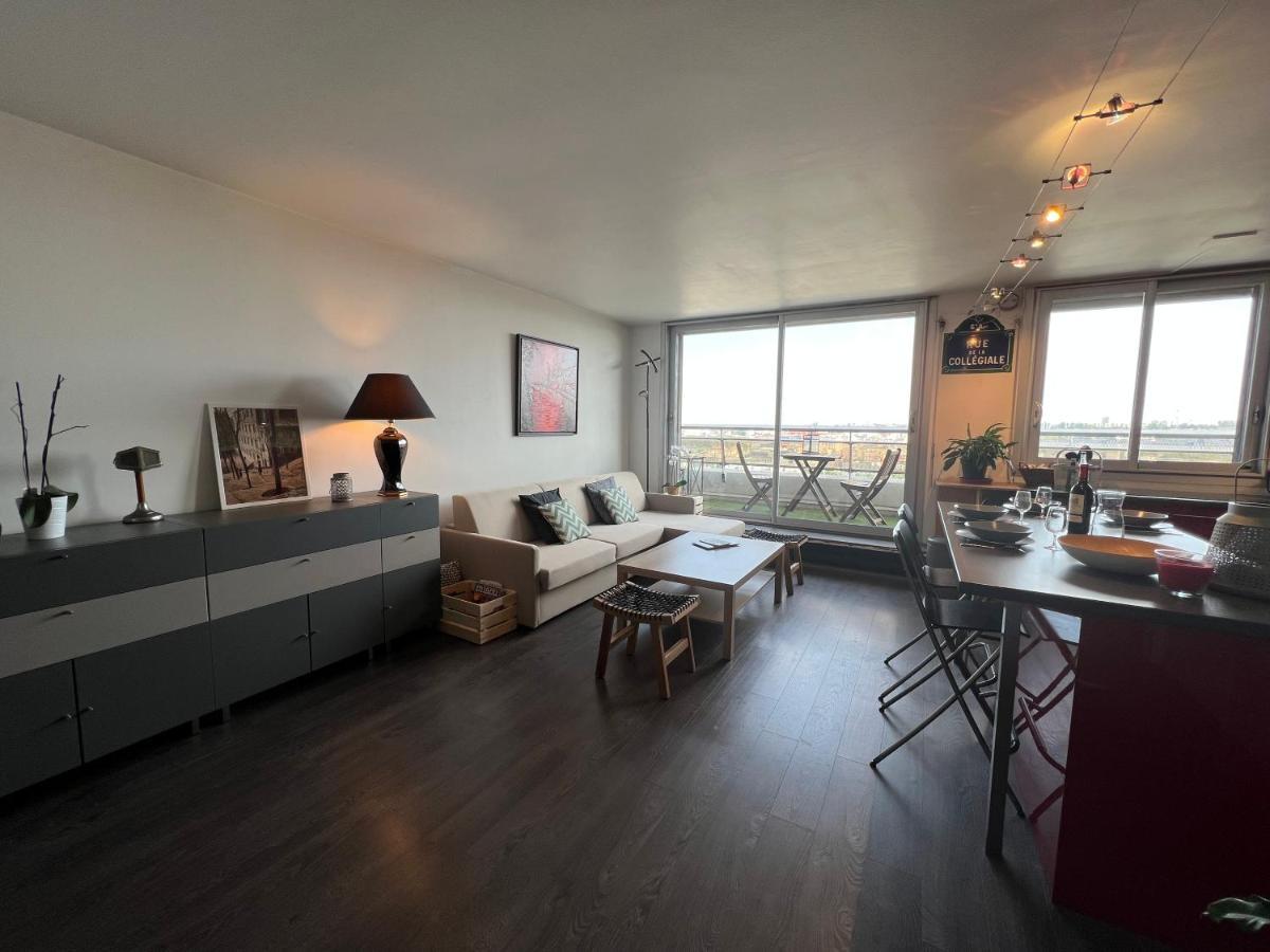 Appartement Above Eiffel Tower View Balcony