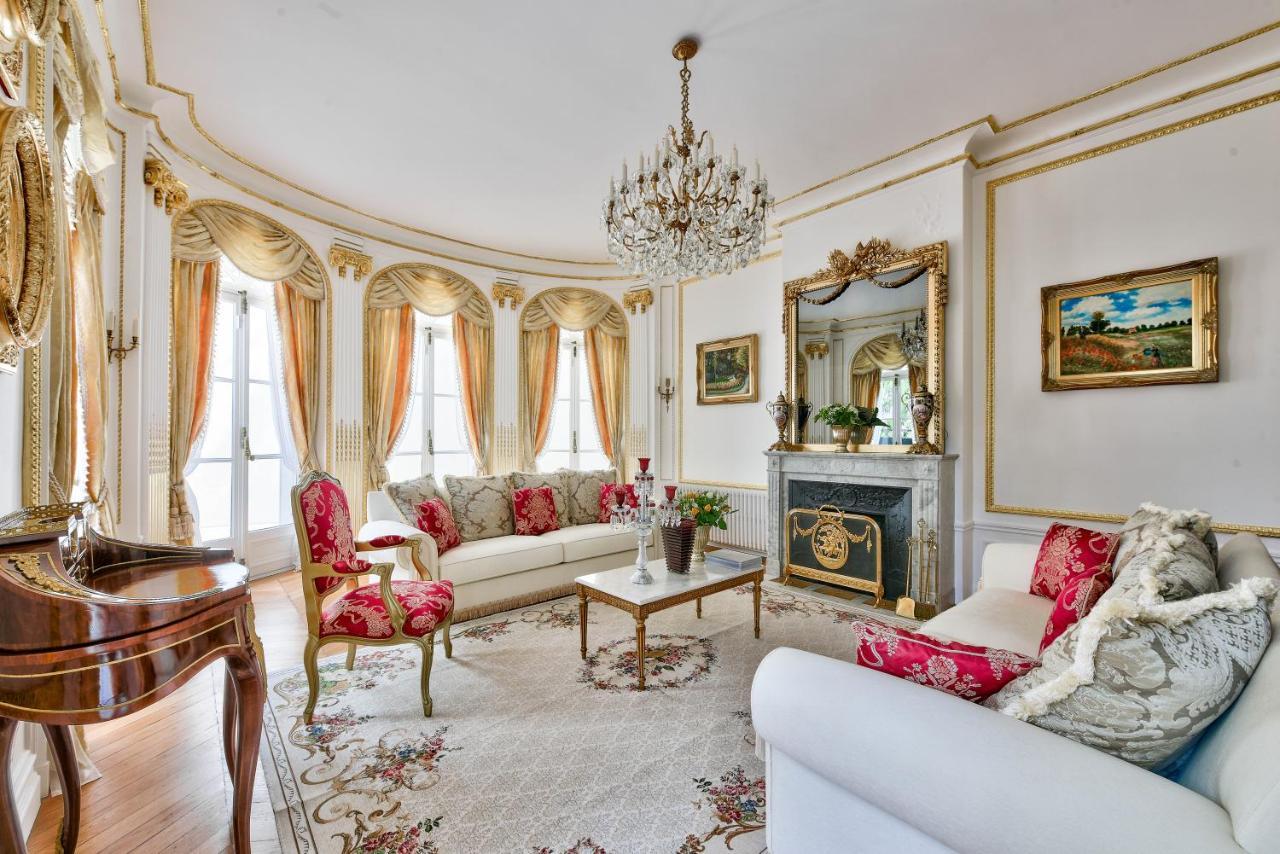 Villa Luxury House In Paris