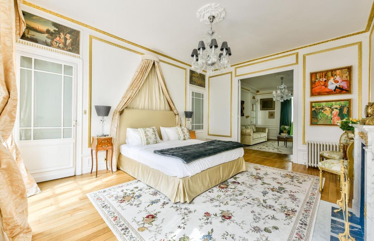 Luxury House In * Paris