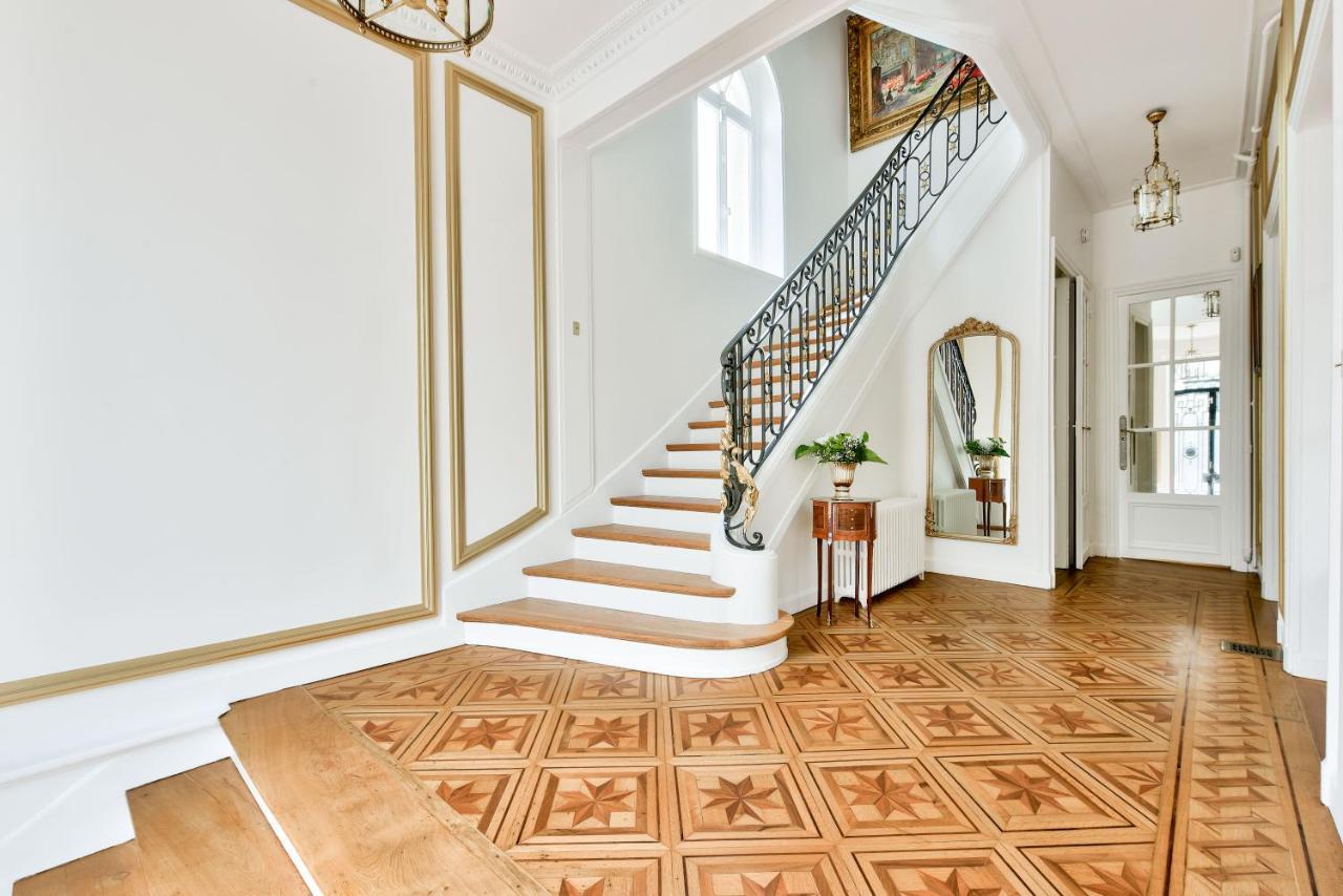 Villa Luxury House In Paris