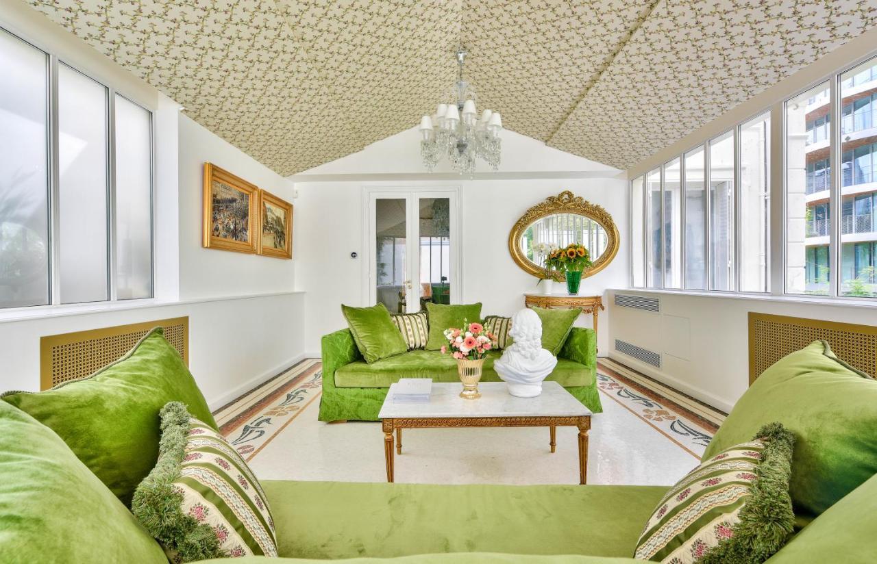 Luxury House In Villa Paris