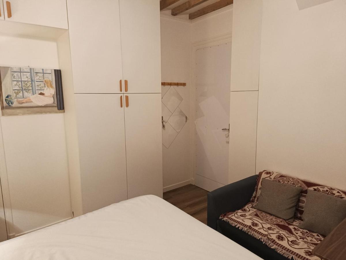 Studio, Place De La Nation, 1mn A Pied Du Metro 1,2,6,9 Et Rer A Apartment *