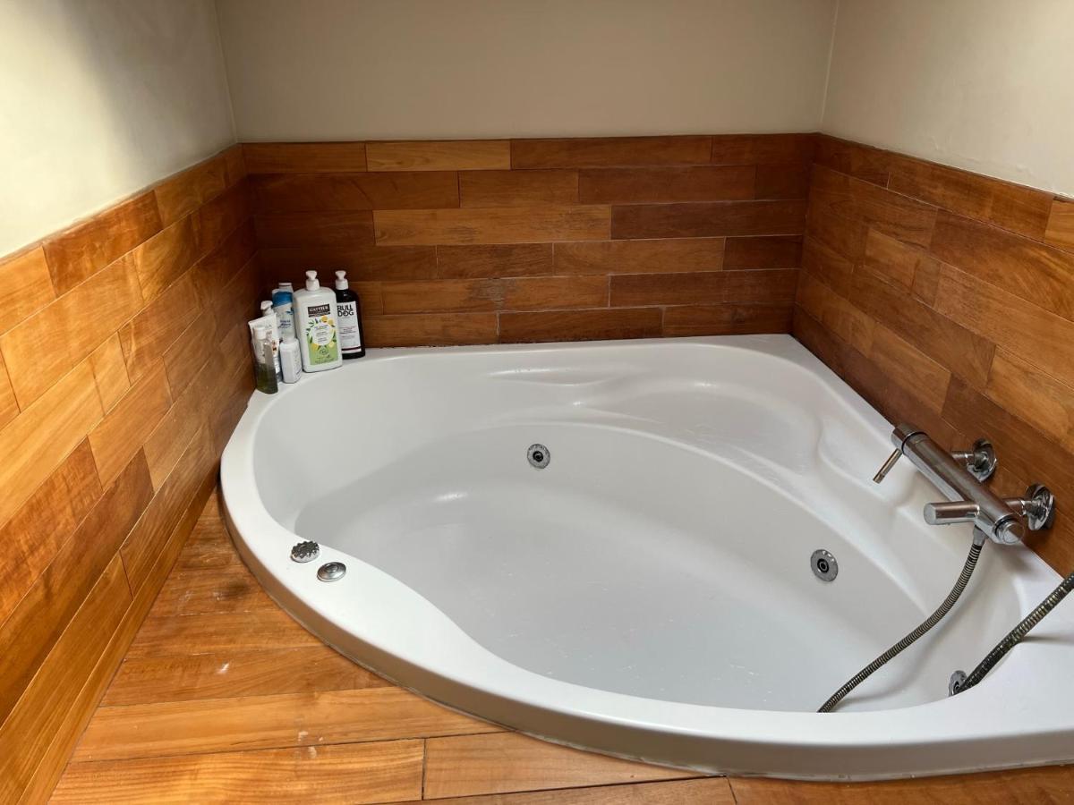 Duplex In Montmartre 4-5 Personnes * Paris
