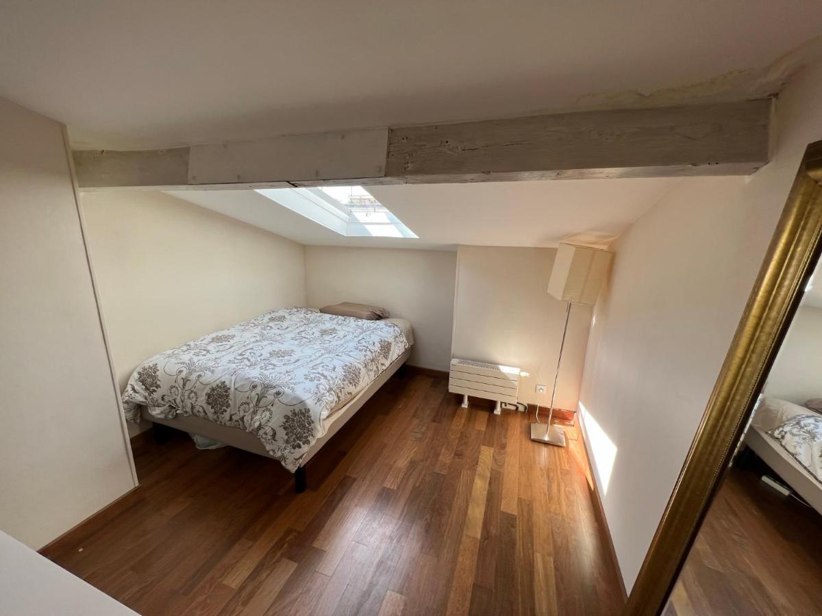 Duplex In Montmartre 4-5 Personnes Apartment